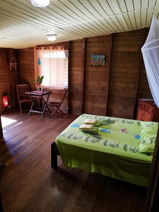 Gites Les Lodges Des Hauts De Десе Екстериор снимка