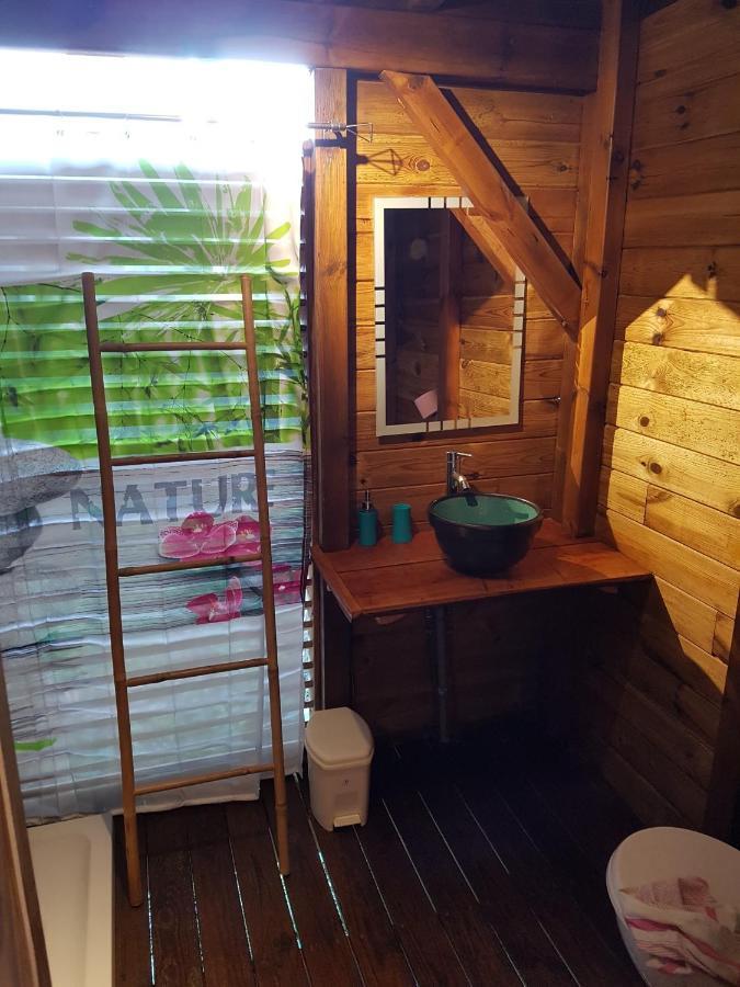 Gites Les Lodges Des Hauts De Десе Екстериор снимка